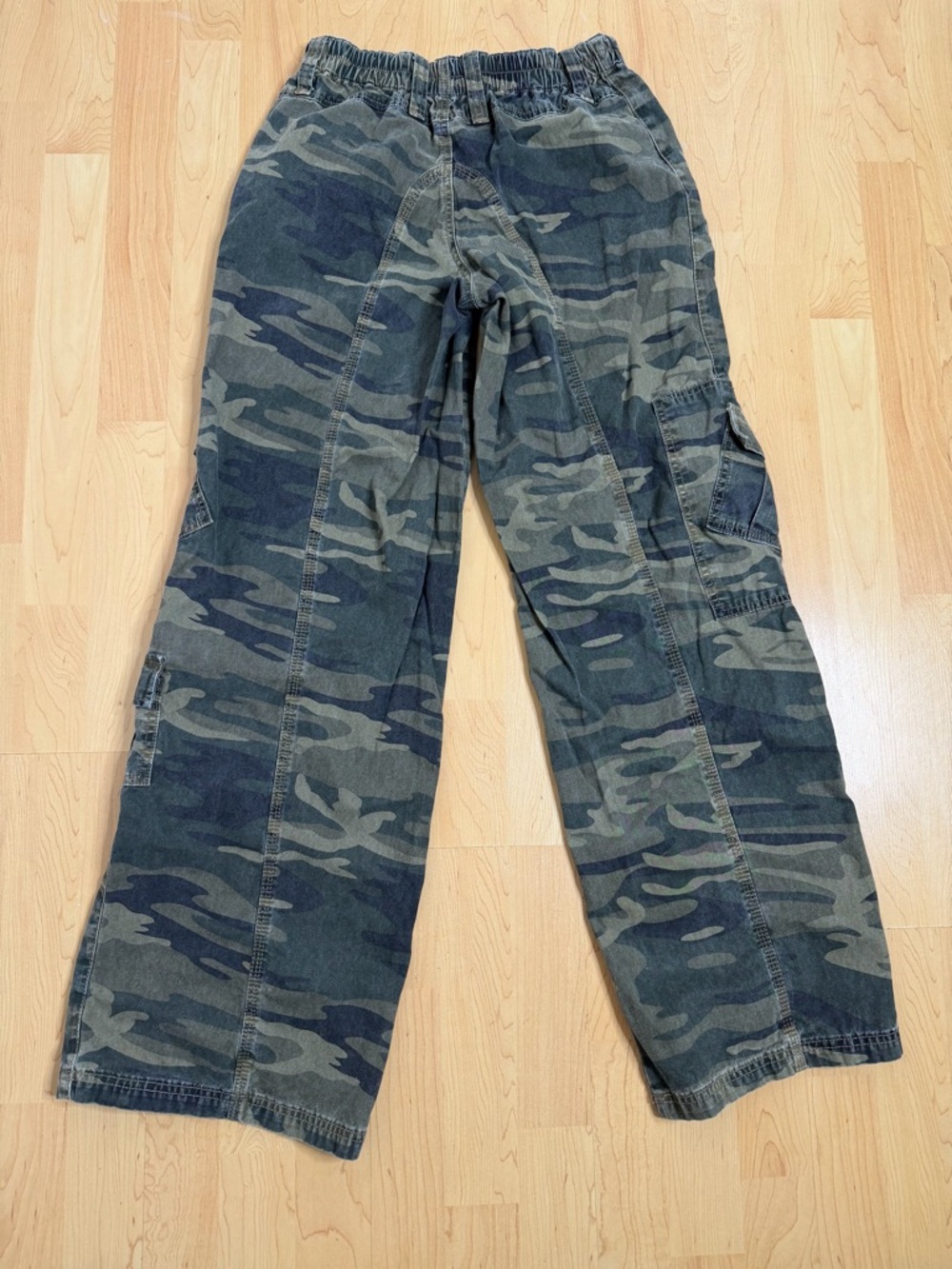 BDG Urban Outfitters Y2K Camo Cargo Pants Wide Leg Size 26 Streetwear - Picture 3 of 11